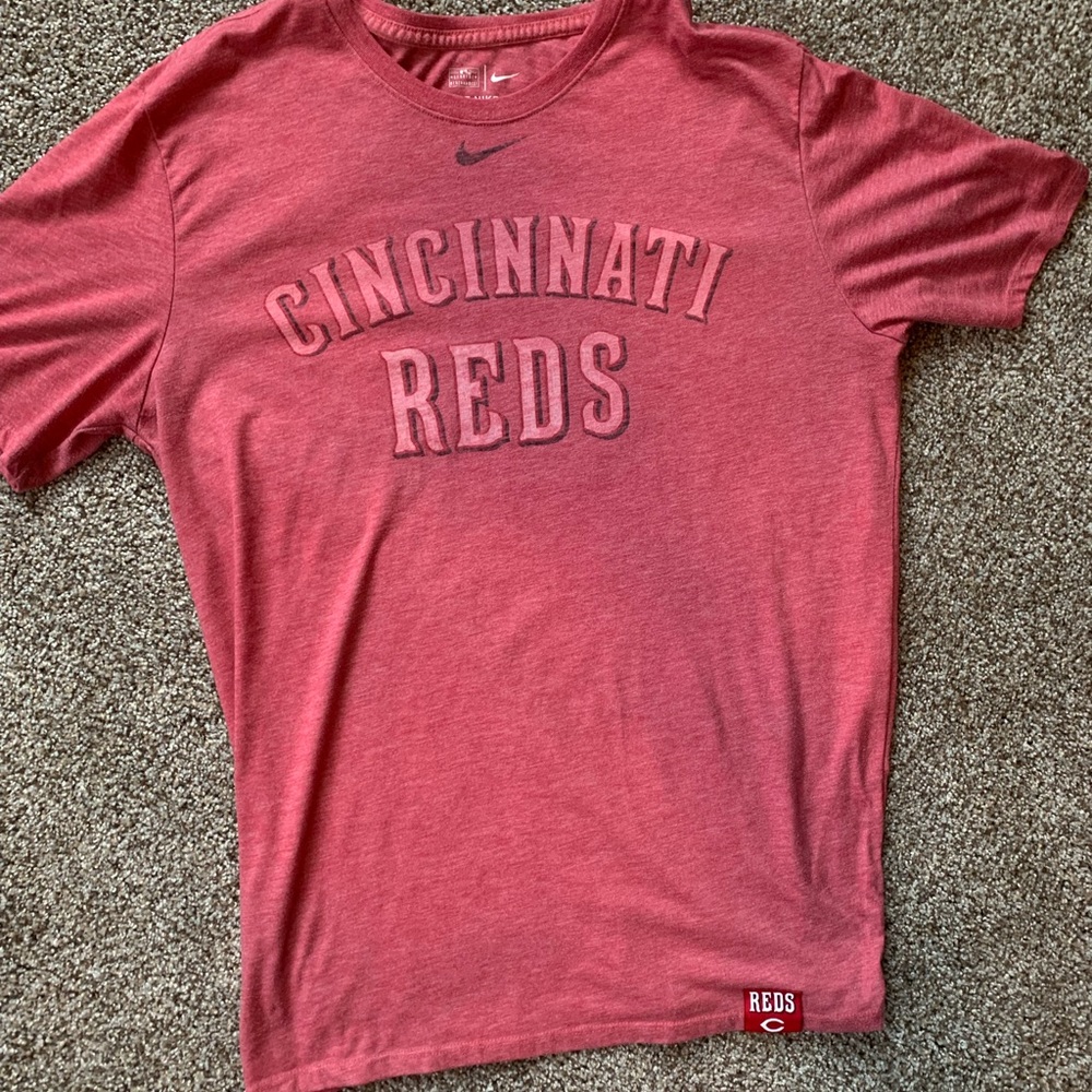 Mens Cincinnati Reds Nike shirt